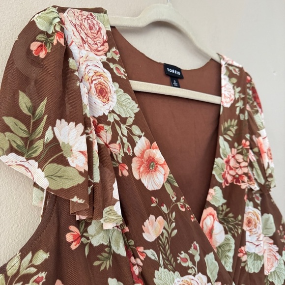 Torrid Brown Floral V-Neck Peplum Blouse Size 3/3X US - Picture 5 of 9